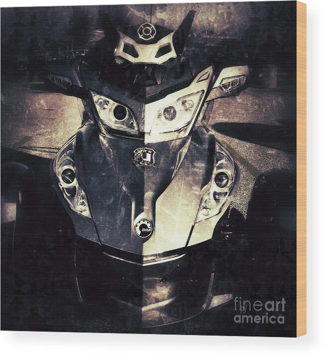 Spyder Wood Print featuring the photograph The Spyder by Patricia Januszkiewicz