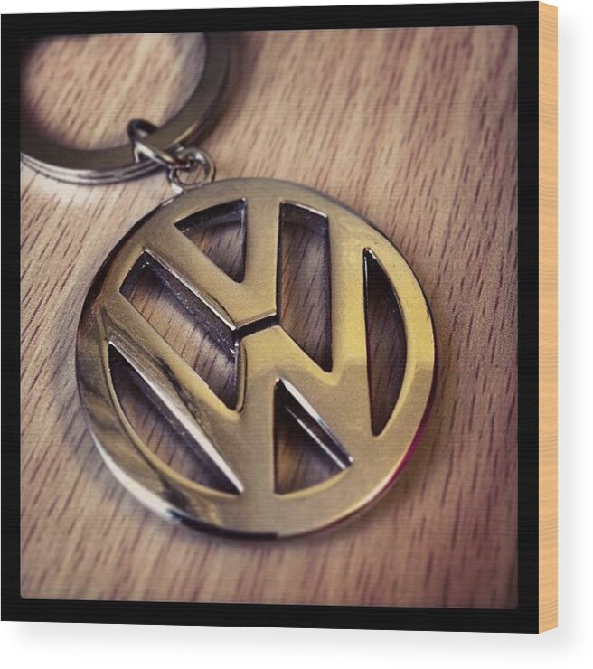 Van Wood Print featuring the photograph volkswagen VW keyring by Christopher Wiltshire