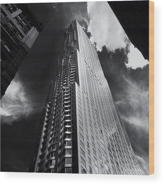 New York City Wood Print featuring the photograph Skyscraper - New York City by Vivienne Gucwa