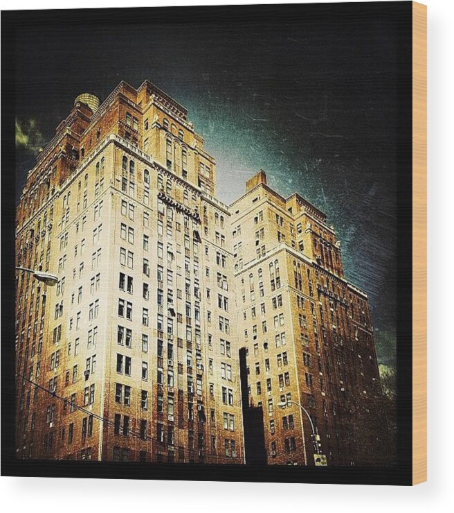 Mobilephotography Wood Print featuring the photograph The Great Briton In Manhattan by Natasha Marco