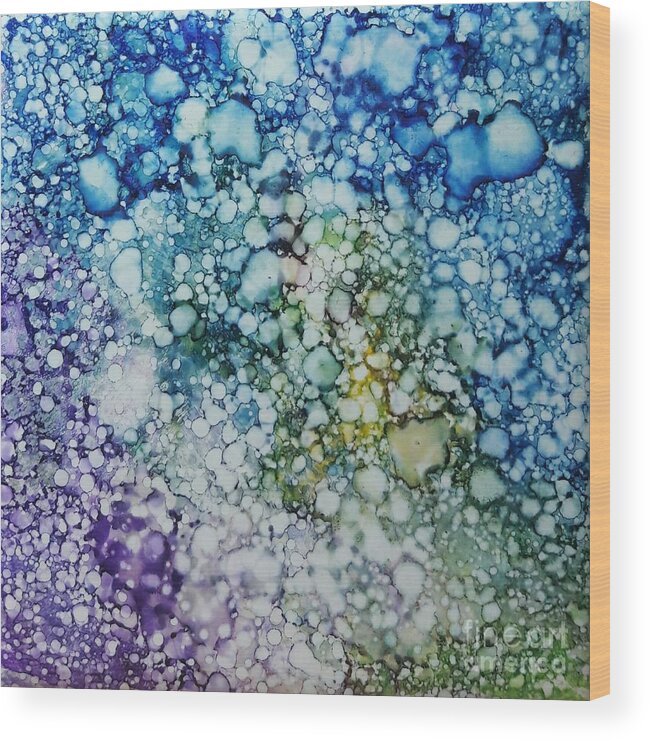 Alcohol Wood Print featuring the painting Champagne Bubbles by Terri Mills
