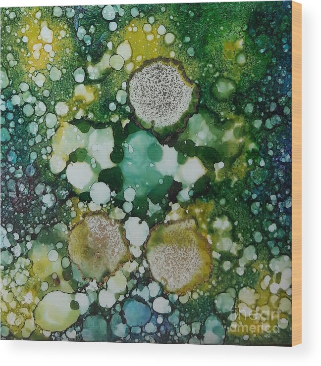 Alcohol Wood Print featuring the painting Champagne Bubbles2 by Terri Mills