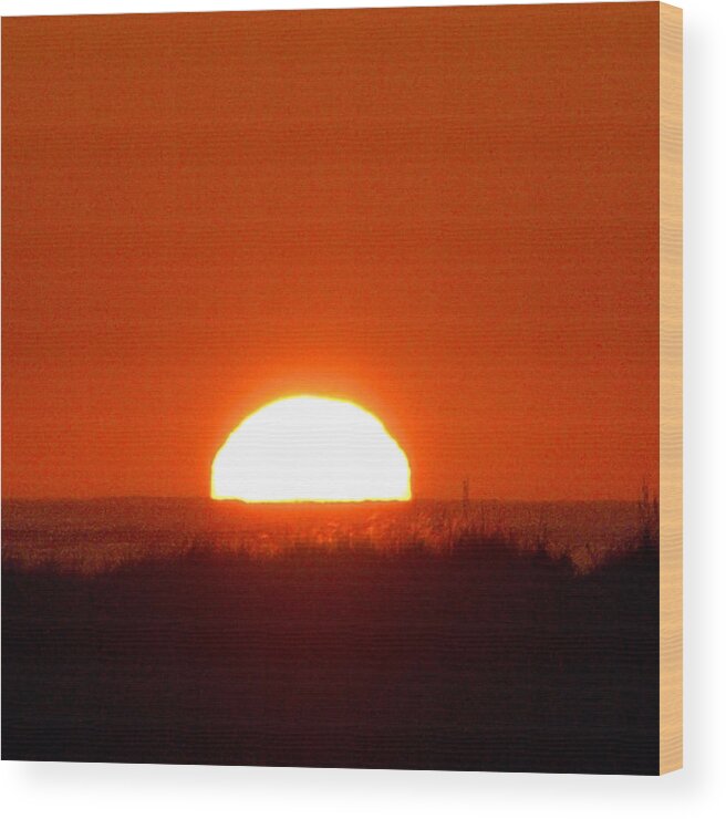 Seas Wood Print featuring the photograph Half Sun by Newwwman