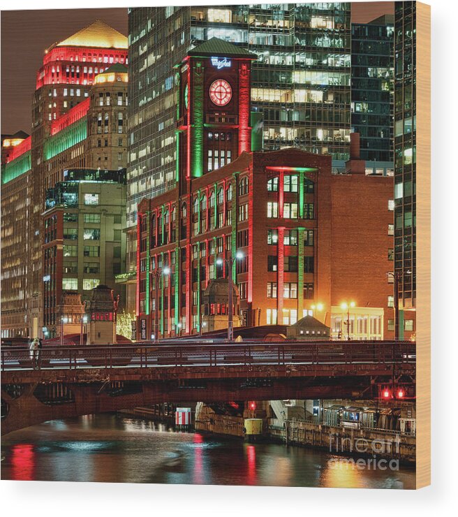 Chicago Wood Print featuring the photograph Holiday colors along Chicago River by Izet Kapetanovic