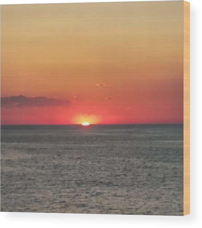 Sunset Wood Print featuring the photograph Red Sun Sets Over Ocean by Vic Ritchey
