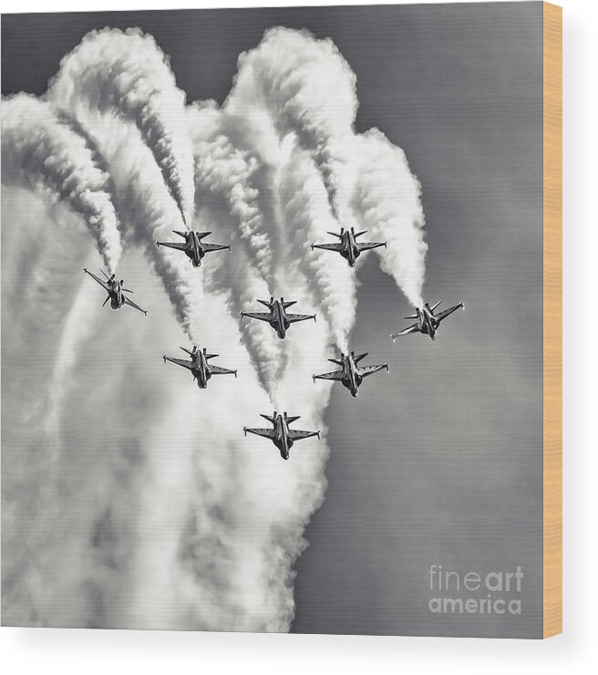 T-50b Wood Print featuring the photograph Skyfall by Ray Shiu