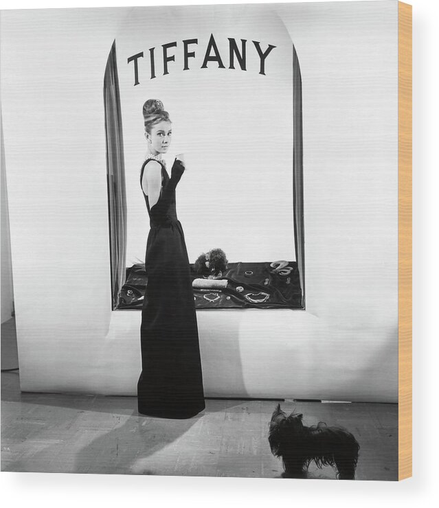 Audrey Hepburn Wood Print featuring the photograph AUDREY HEPBURN in BREAKFAST AT TIFFANY'S -1961-. #10 by Album