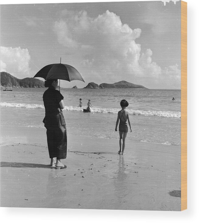 Repulse Bay Wood Print featuring the photograph Chinese Nanny by Horace Abrahams