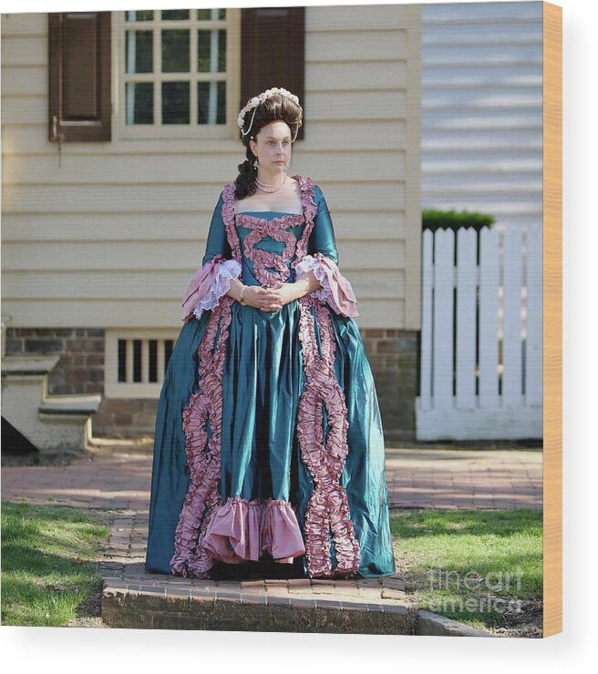 Colonial Williamsburg Wood Print featuring the photograph Genteel Lady by Lara Morrison