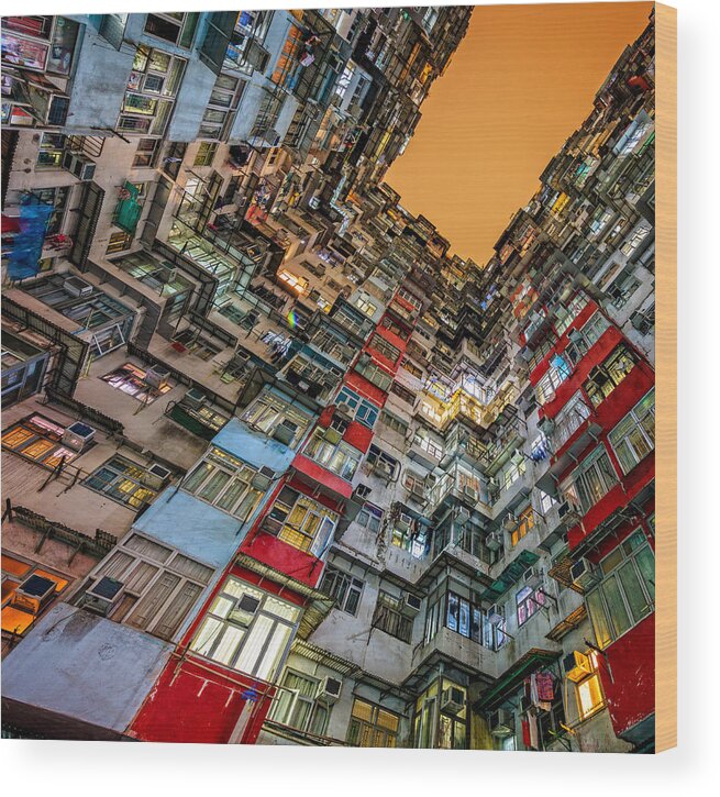 Hongkong Wood Print featuring the photograph Hong Kong-0556 by Raimondo Restelli