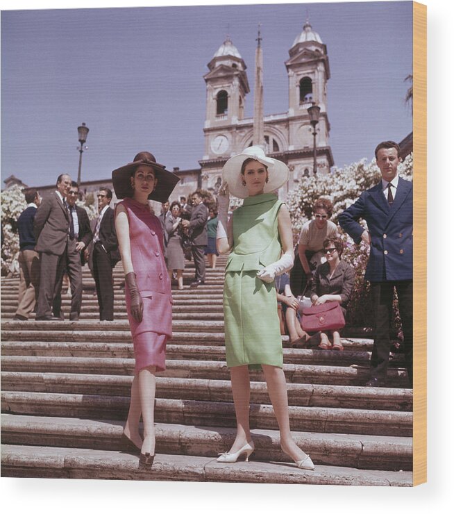 Crowd Wood Print featuring the photograph Rome Fashion by Keystone