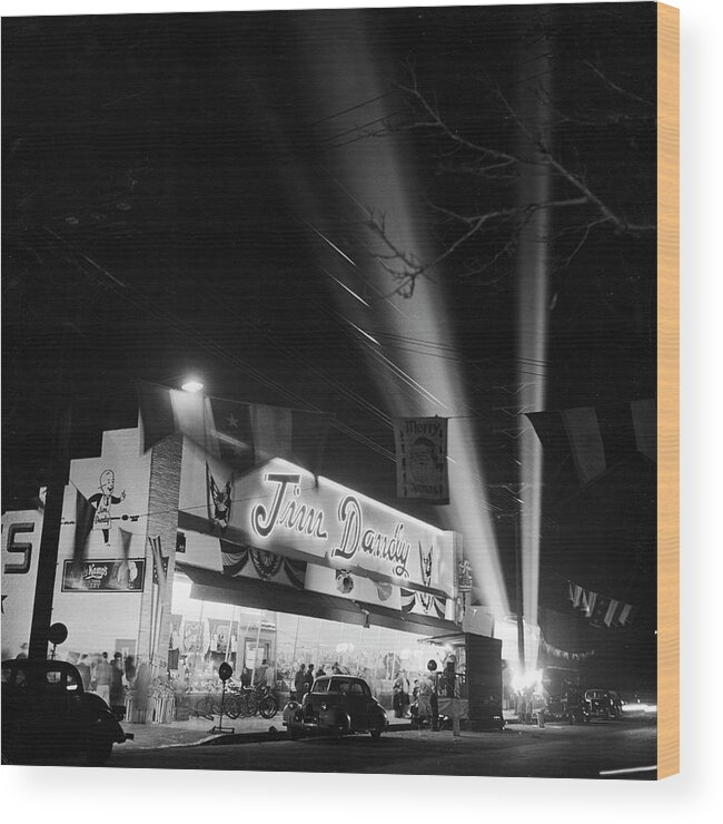 Exterior Wood Print featuring the photograph Supermarket in San Francisco by Walter Sanders
