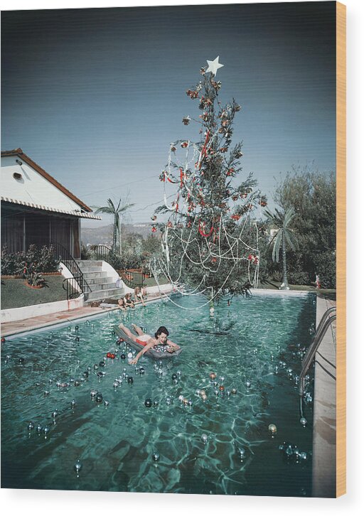 People Wood Print featuring the photograph Christmas Swim by Slim Aarons