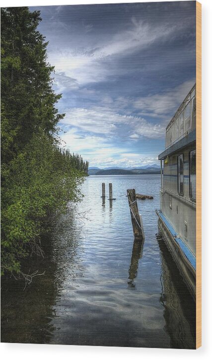 Houseboat Wood Print featuring the photograph Priest Lake Houseboat 7001 by Jerry Sodorff