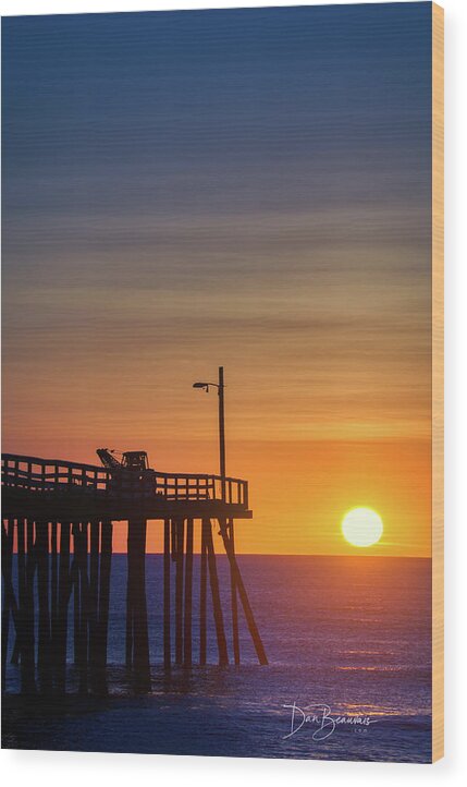 Pier Wood Print featuring the photograph Nags Head Pier Sunrise 1184 by Dan Beauvais