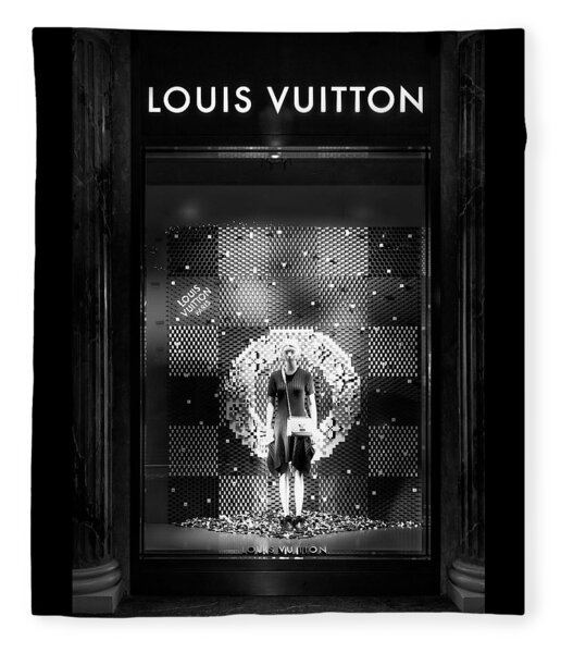 Louis Vuitton Black Logo White Fleece Blanket - Hot Sale 2023
