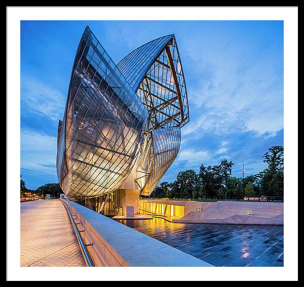 France, Ile-de-france, Paris, Ville De Paris, Boulogne, Bois De Boulogne,  The Fondation (foundation) Louis Vuitton Building (frank Gehry Architect).  Onesie by Massimo Borchi - Pixels