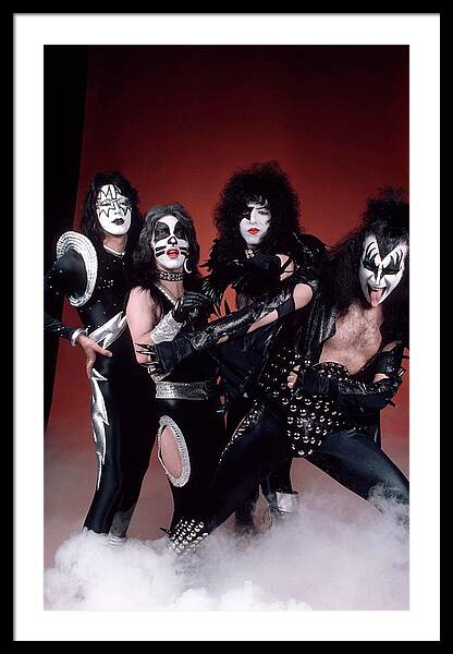 https://render.fineartamerica.com/images/rendered/medium/framed-print/images/artworkimages/medium/2/photo-of-gene-simmons-and-paul-stanley-fin-costello.jpg?imgWI=23.4&imgHI=36&sku=CRQ13&mat1=PM918&mat2=&t=2&b=2&l=2&r=2&off=0.5&frameW=0.875