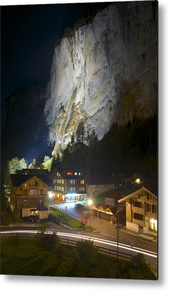 Staubbach Falls At Night In Lauterbrunnen Switzerland Metal Print