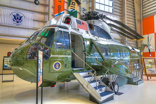  Photograph - Marine One by Tim Stanley