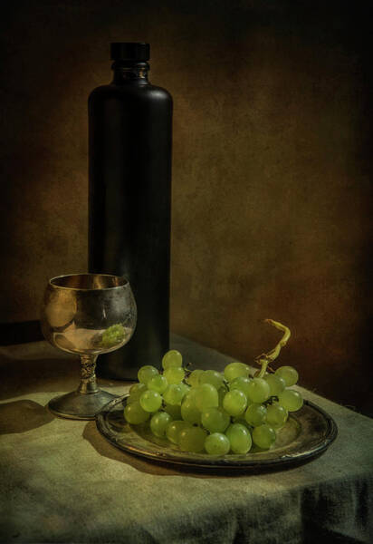 Jaroslaw Blaminsky - Still life with wine and green grapes