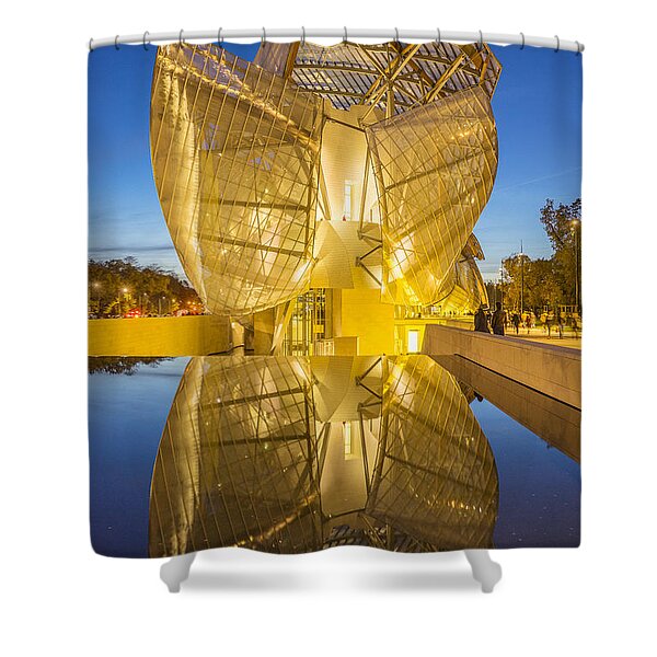 France, Paris, Boulogne, Ville De Paris, Bois De Boulogne, The Foundation Louis  Vuitton Building (frank Gehry Architect) Throw Pillow by Massimo Borchi -  Pixels