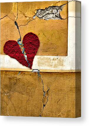 Broken heart Canvas Print by Nickyvb
