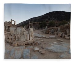 Efesos Fleece Blankets