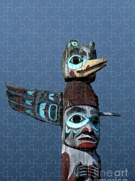 Alaska Tribal RAVEN Wood Puzzle with 10 pieces beautiful totemic design 9.25 in 