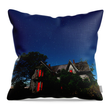 Clearville Throw Pillows