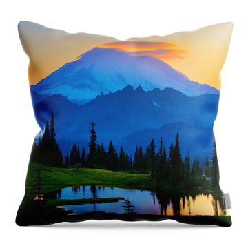 Mount Washington State Park Throw Pillows