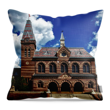 Gallaudet University Throw Pillows