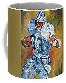 https://render.fineartamerica.com/images/rendered/search/frontright/mug/images-medium-5/tony-dorsett-dallas-cowboys-mike-rabe.jpg?&targetx=264&targety=0&imagewidth=271&imageheight=333&modelwidth=800&modelheight=333&backgroundcolor=86753D&orientation=0&producttype=coffeemug-11