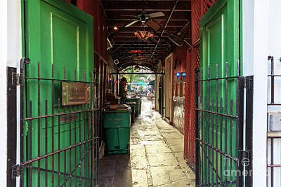 Designs Similar to Into Pat O'Briens New Orleans