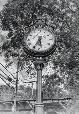 Clock In Historic Ellicott City, Md - Black And White Art Print