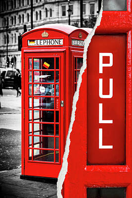 Rouge Parapluie téléphone-Box London Street photo imprimé sur encadrée Toile Wall Art