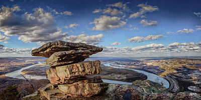  Photograph - Umbrella Rock Overlooking Moccasin Bend by Steven Llorca