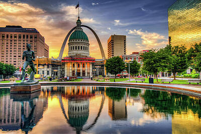 Saint Louis Skyline St. Louis Missouri Downtown City Tourist Long Sleeve  T-Shirt