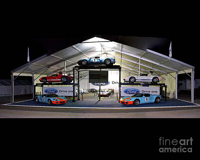  Photograph - Historic Ford GT40 display LeMans winning cars 8 x 10 proportions by Pete Klinger