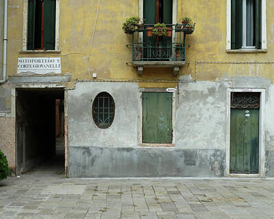  Photograph - Vintage House Front, Venice by Jo Johnson