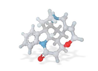 Designs Similar to Strychnine Molecule