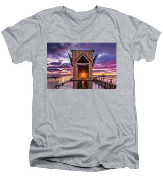 Ore Dock V-Neck T-Shirts