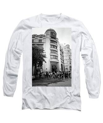 Louis Vuitton, Champs Elysees, Paris Kids T-Shirt by Gregory Canizzaro -  Fine Art America
