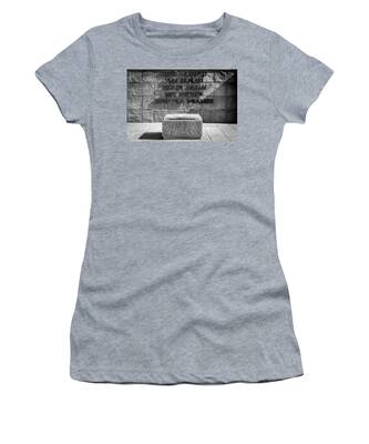 Holocaust Museum Women's T-Shirts