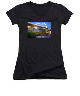 Franklin Street Bridge Women's V-Neck T-Shirts