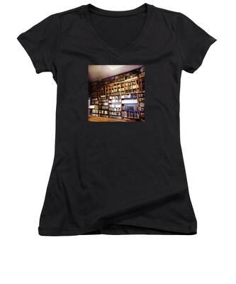 Geek Women's V-Neck T-Shirts