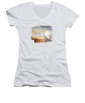 Large Egret Women's V-Neck T-Shirts