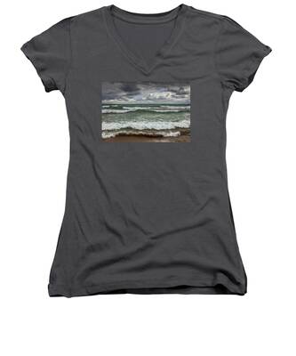 Sandy Point State Park Women's V-Neck T-Shirts