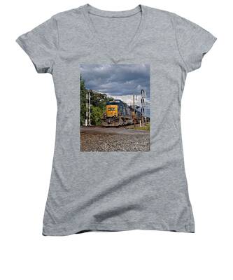 Csx Railroad Women's V-Neck T-Shirts