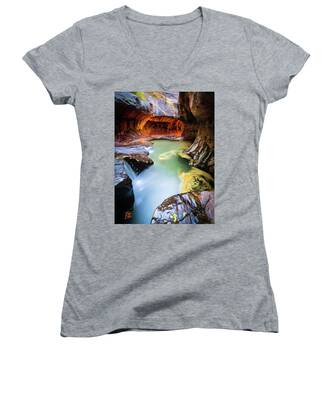 Kolob Canyons Women's V-Neck T-Shirts
